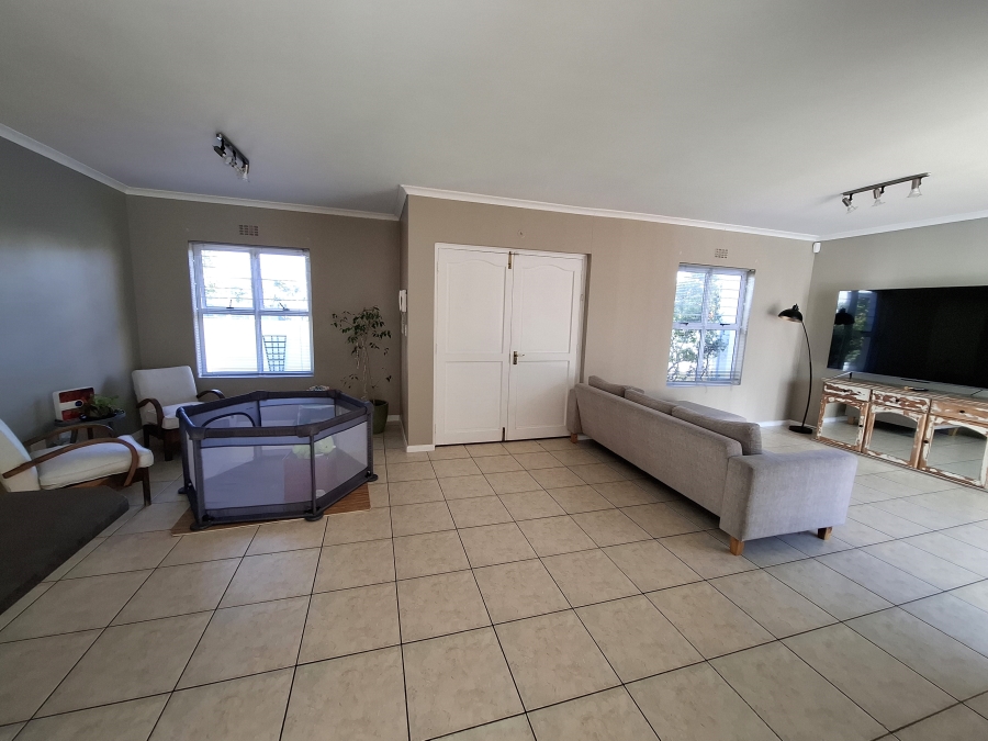 To Let 4 Bedroom Property for Rent in Sunningdale Western Cape